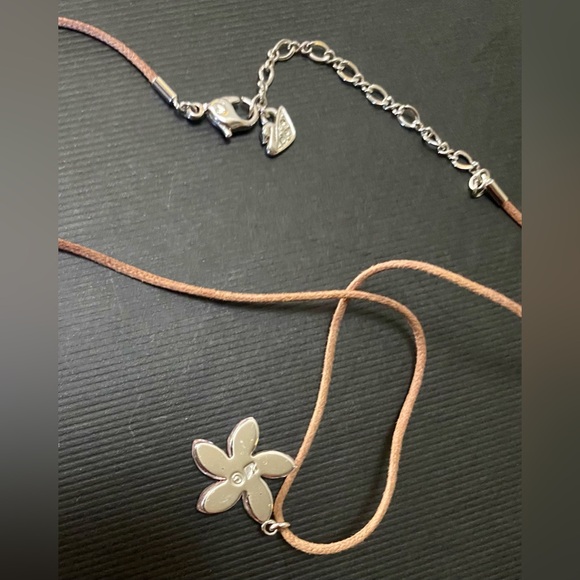 💠LEATHER & SILVER NECKLACE, FLOWER-SHAPED PENDANT AND DIAMOND STONE💠 - Picture 10 of 10